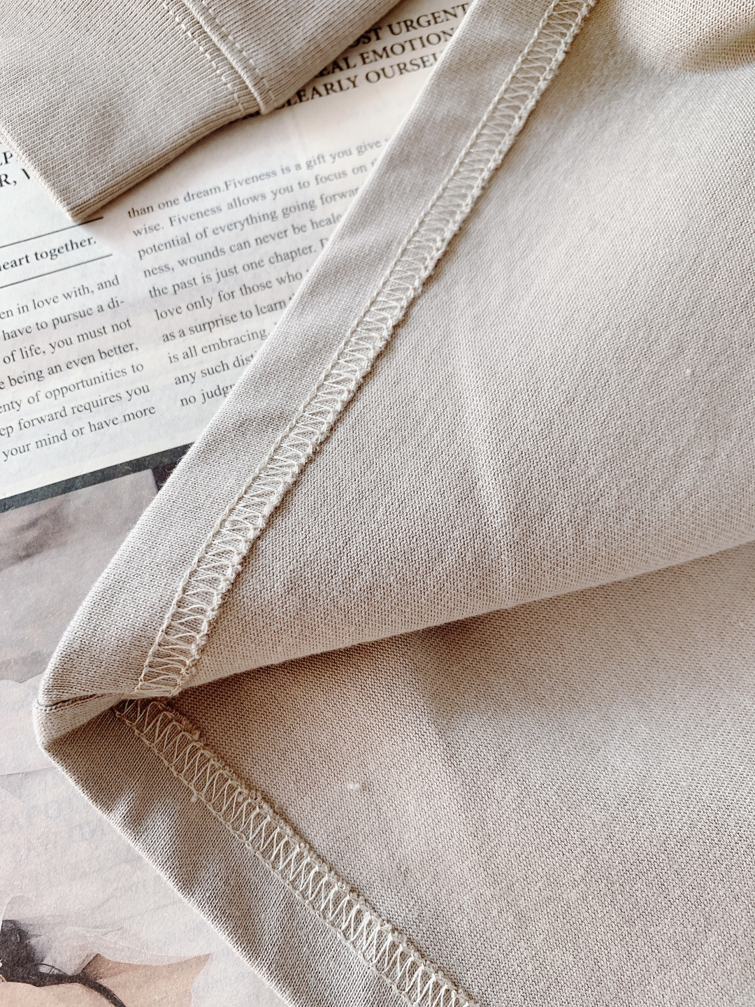 ARCTERYX 始祖鸟 2026SS早春新品机能长袖打底衫。甄选高支高密亲肤针织面料，触感软糯细腻，贴