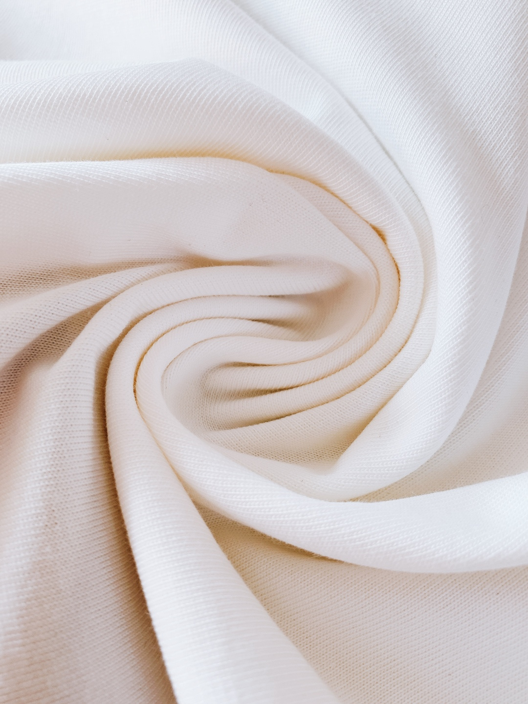 ARCTERYX 始祖鸟 2026SS早春新品机能长袖打底衫。甄选高支高密亲肤针织面料，触感软糯细腻，贴