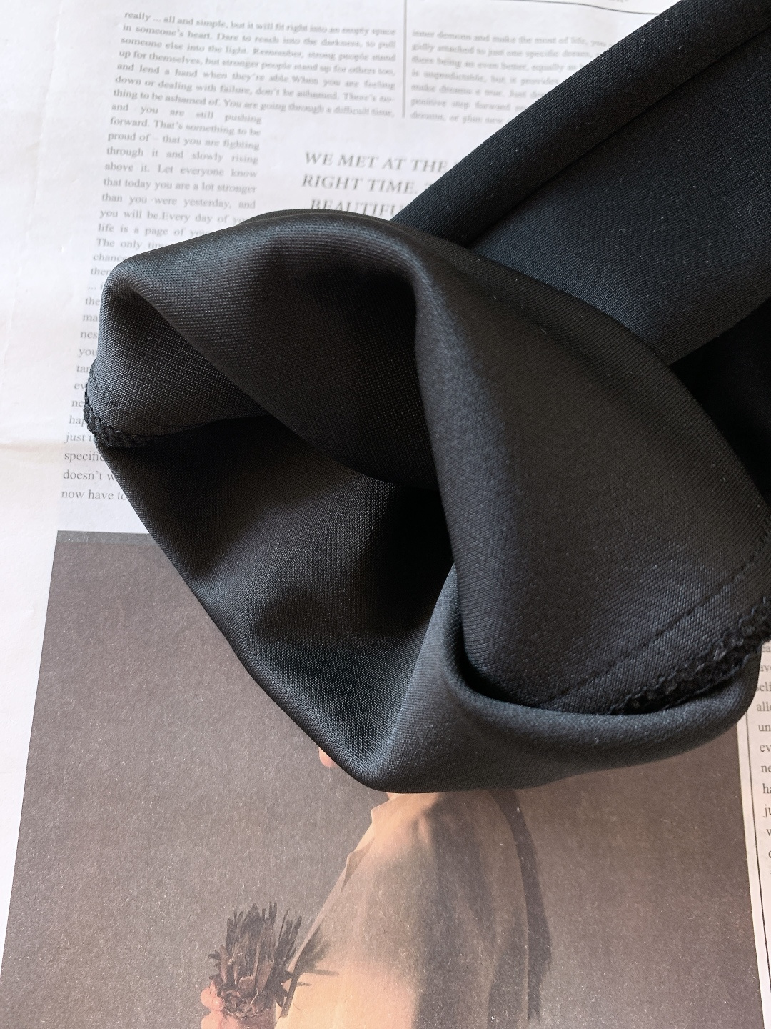 Hermès 爱马仕 2026SS早春新品 刺绣抽绳休闲裤时尚系列，独特设计，抽绳休闲长裤 订纱开始订染