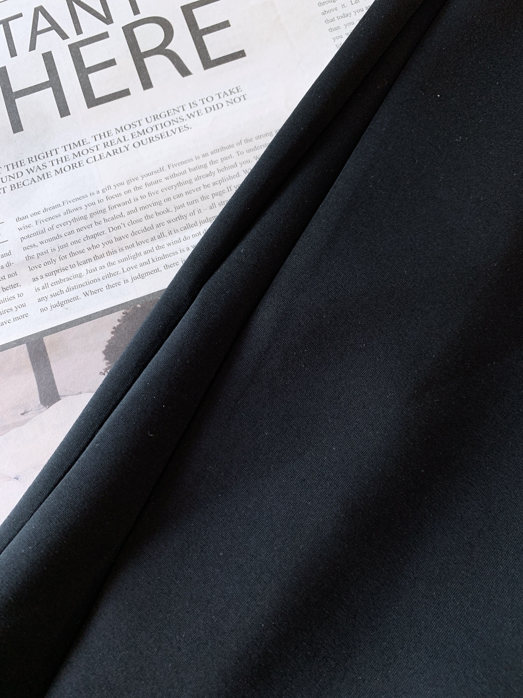 Moncler 蒙口 2026SS早春新品 刺绣抽绳休闲裤时尚系列，独特设计，抽绳休闲长裤 订纱开始订染