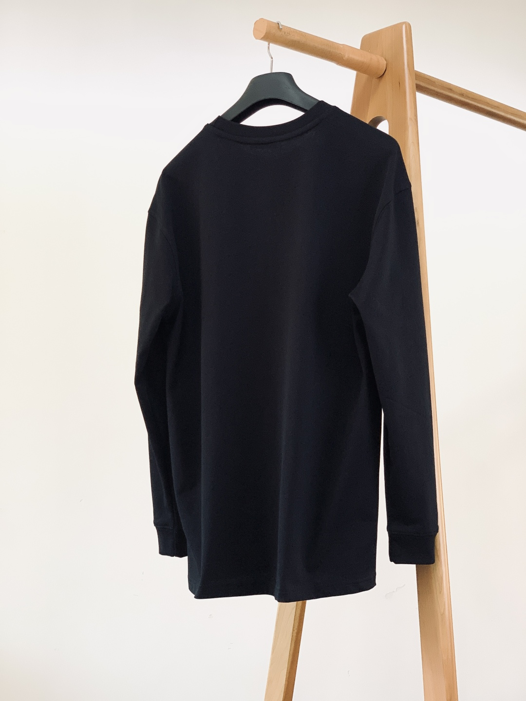 Dior Homme 迪奥·桀傲 2026SS早春新品 经典CD长袖打底衫。贵公子氛围感刚需✅ 高支精梳