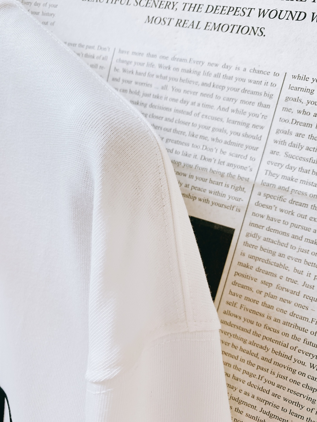 Dior Homme 迪奥·桀傲 2026SS早春新品 经典CD长袖打底衫。贵公子氛围感刚需✅ 高支精梳