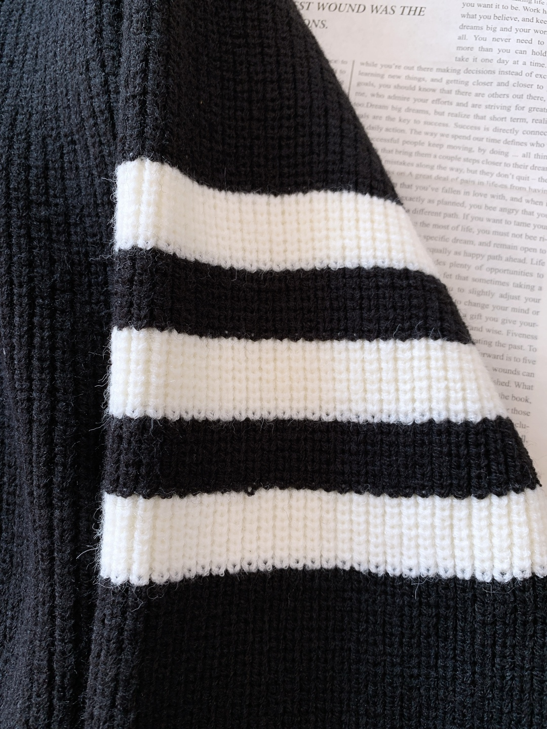 Thom Browne 汤姆·布朗 2026SS早春新品 针织拉链开衫。贵公子秋冬本命奢品，精梳针织软糯