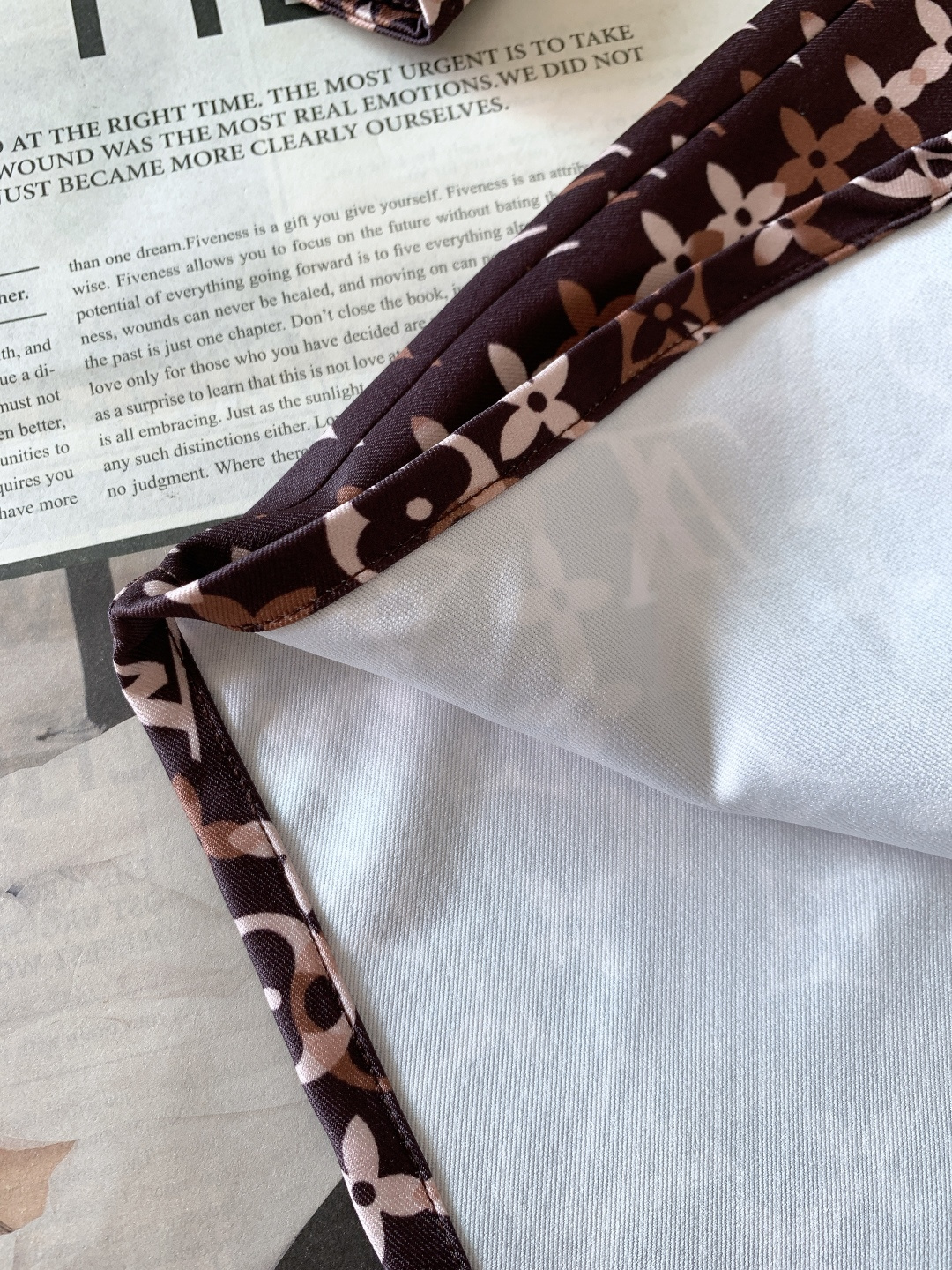 LouisVuitton 路易威登 2026SS早春新品满印Monogram衬衫。经典老花以渐变棕调焕新