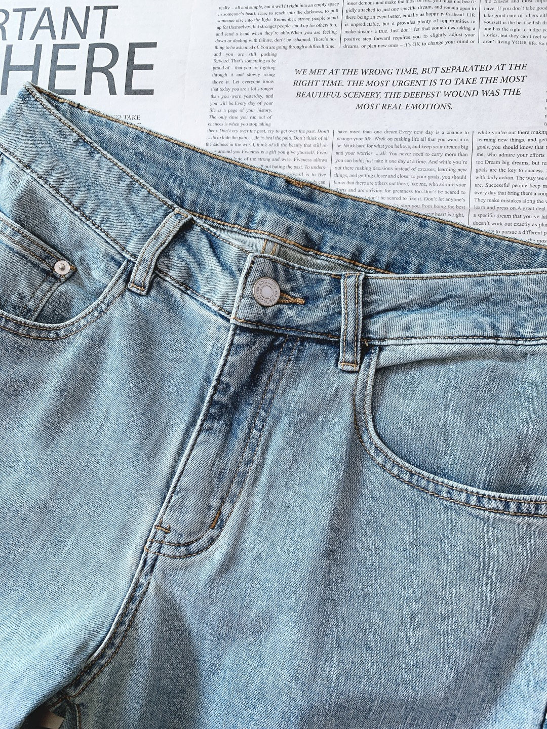 Berluti 伯鲁蒂 2026SS早春新品 高级时装感，休闲洗水牛仔裤。面料很特殊，超细精仿棉纱混纺，