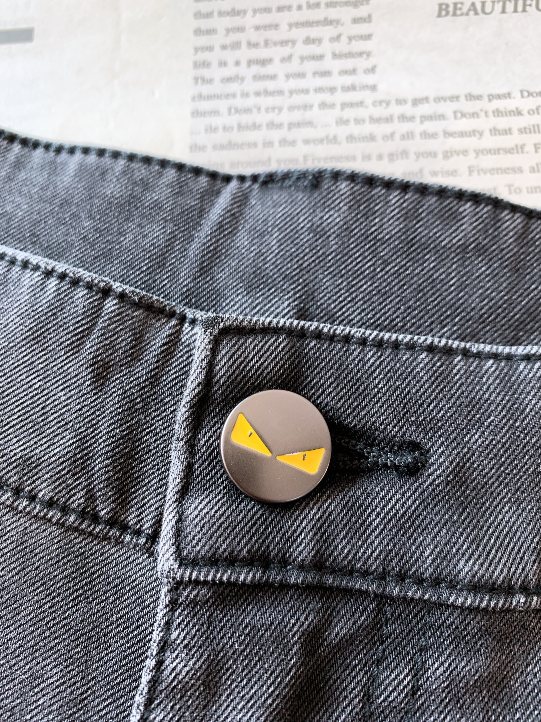 Fendi 芬迪 2026SS早春新品黑灰水洗高腰萝卜牛仔｜意式潮奢本命款定制重磅弹力丹宁混纺莱卡纤维，