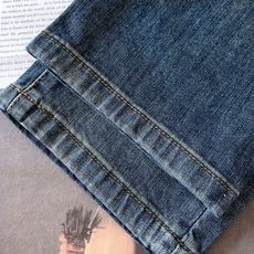 Ermenegildo Zegna 杰尼亚 2026SS早春新品 高级时装感,休闲洗水牛仔裤。面料很特殊 Ermenegildo Zegna 杰尼亚 2026SS早春新品 高级时装感,休闲洗水牛仔裤。面料很特殊