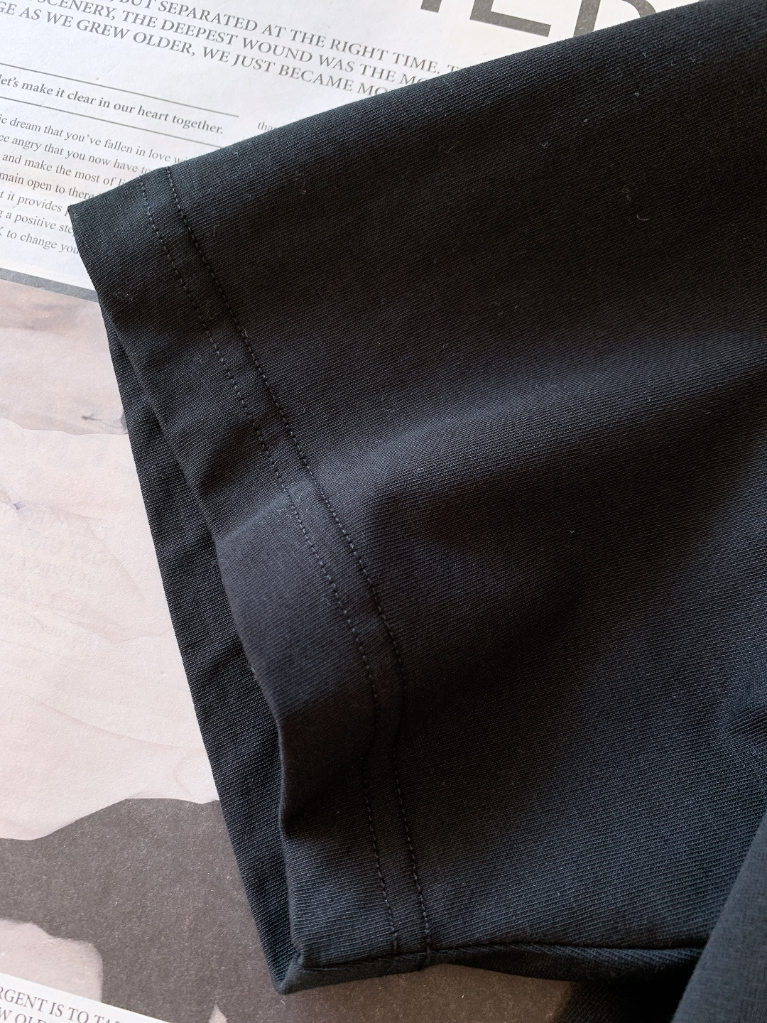 Dior Homme 迪奥·桀傲 2026SS早春新品四叶草刺绣纯棉T恤。🍀 经典黑白基底碰撞四叶草刺绣