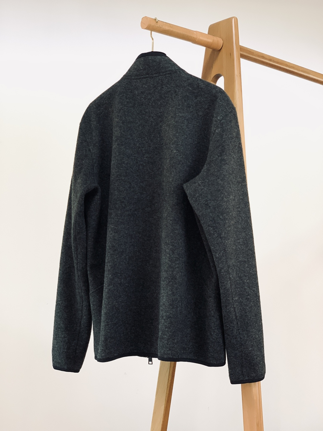 ARCTERYX 始祖鸟 新款立领拉链夹克冬季“轻暖黑科技”夹克：保暖不臃肿，质感藏在细节里，「科技面料