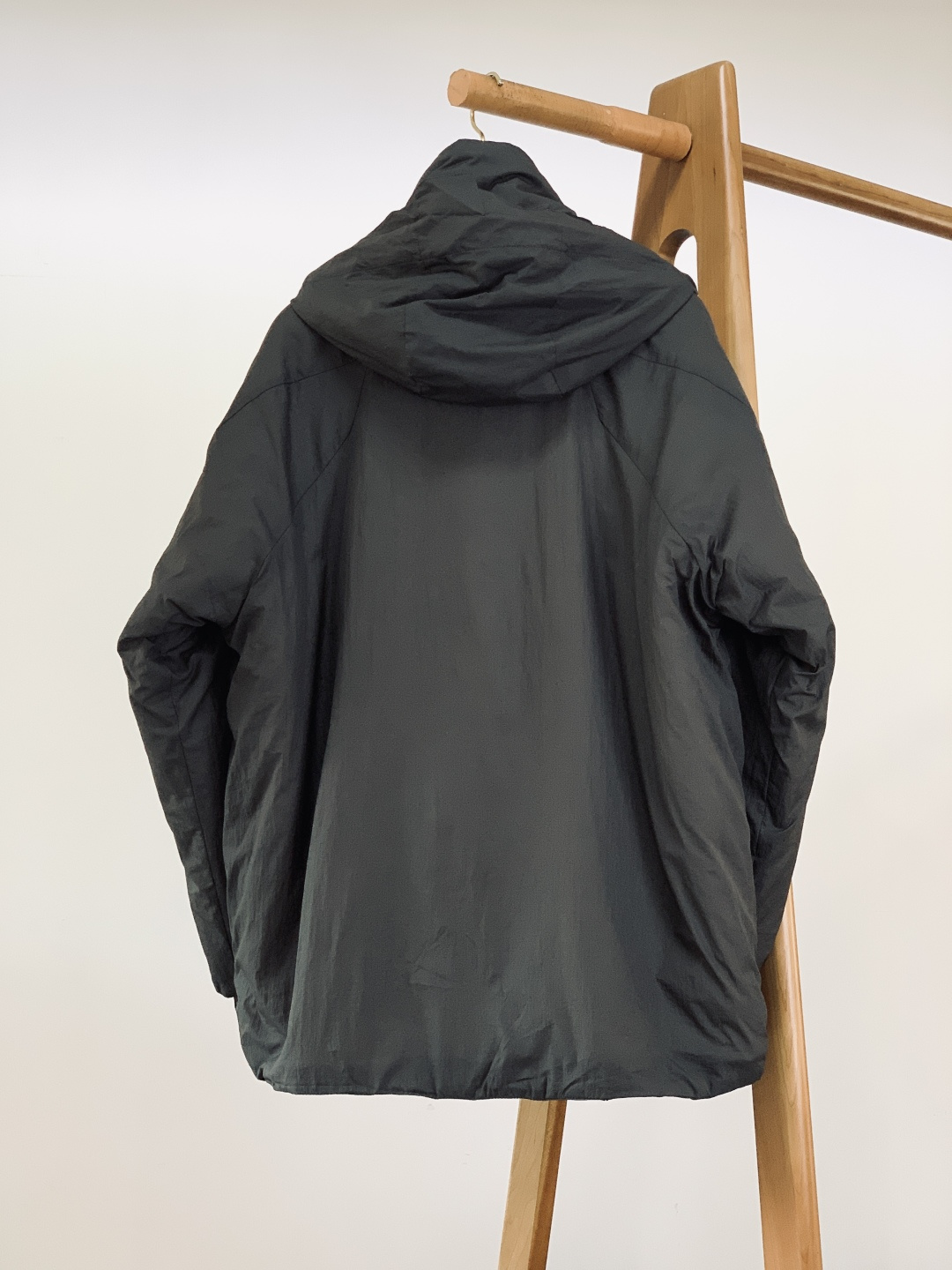 Glodwin GORE-TEX WINDSTOPPER Puffy Tac Jacket极简主义设计和