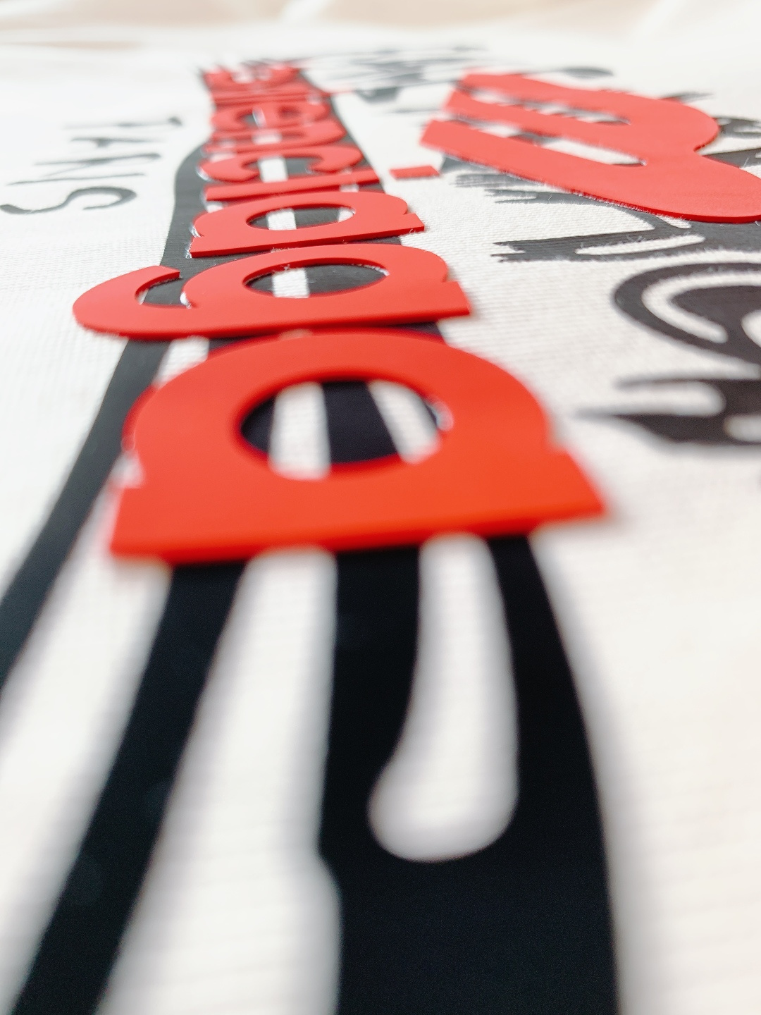 𝐁𝐚𝐥𝐞𝐧𝐜𝐢𝐚𝐠𝐚 巴黎世家 2026SS早春新品 涂鸦字母长袖太吸睛！高支精梳棉混纺面料软糯有弹力，