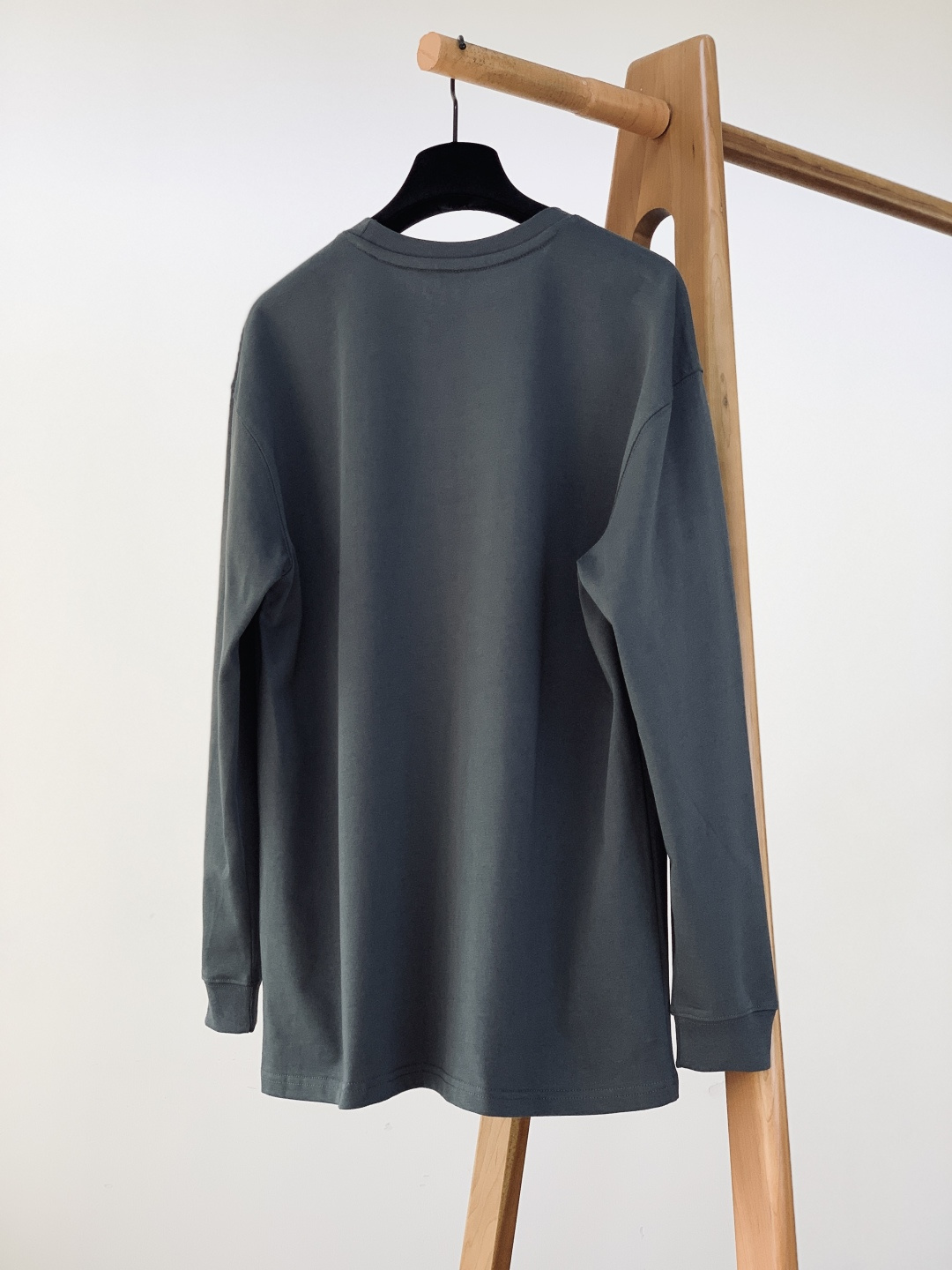 𝐁𝐚𝐥𝐞𝐧𝐜𝐢𝐚𝐠𝐚 巴黎世家 2026SS早春新品 涂鸦字母长袖太吸睛！高支精梳棉混纺面料软糯有弹力，