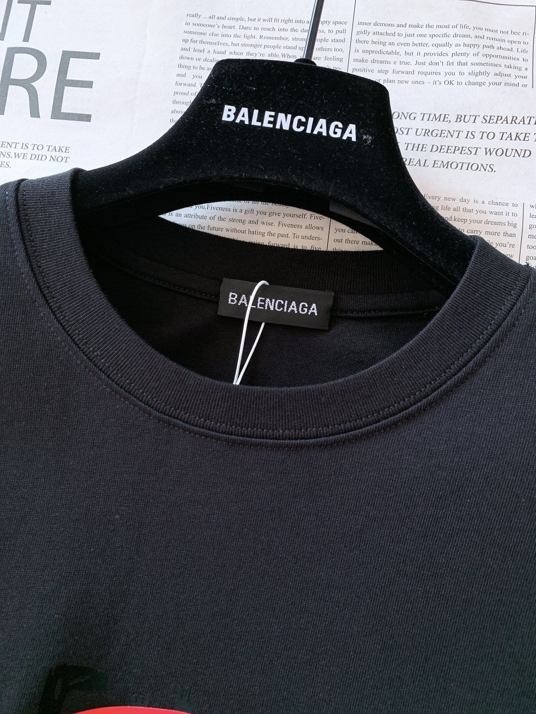 𝐁𝐚𝐥𝐞𝐧𝐜𝐢𝐚𝐠𝐚 巴黎世家 2026SS早春新品 涂鸦字母长袖太吸睛！高支精梳棉混纺面料软糯有弹力，