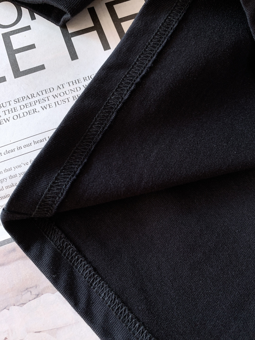 𝐁𝐚𝐥𝐞𝐧𝐜𝐢𝐚𝐠𝐚 巴黎世家 2026SS早春新品 涂鸦字母长袖太吸睛！高支精梳棉混纺面料软糯有弹力，