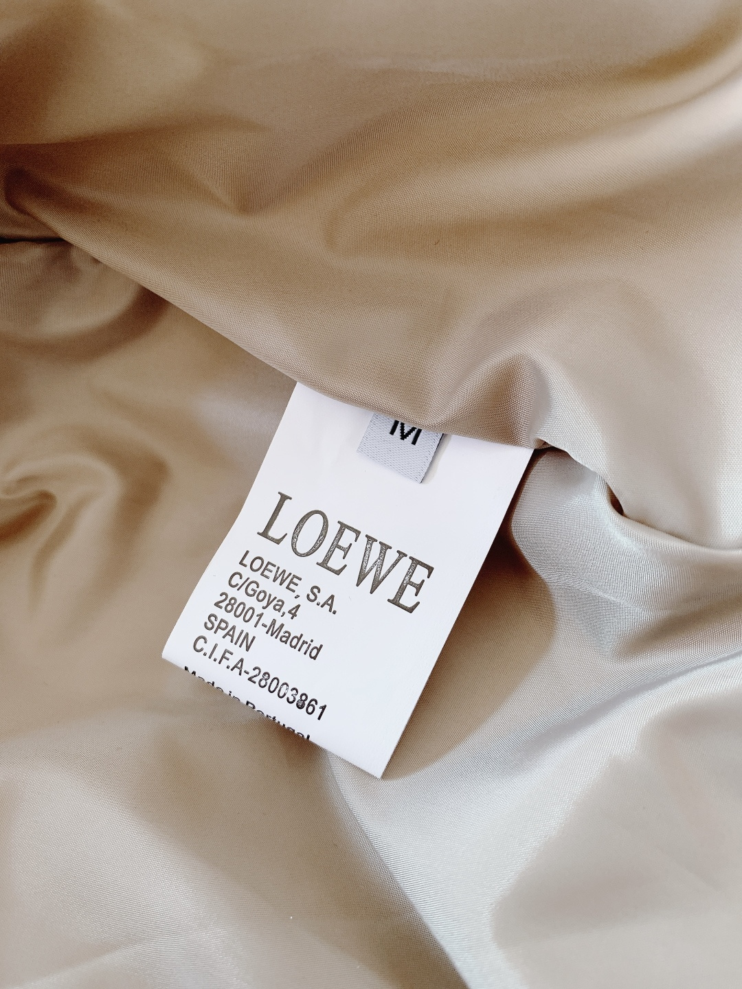 Loewe 罗意威 2025FW秋冬新品 logo印花连帽羽绒服太绝了！90白鸭绒填充蓬松度700+，保