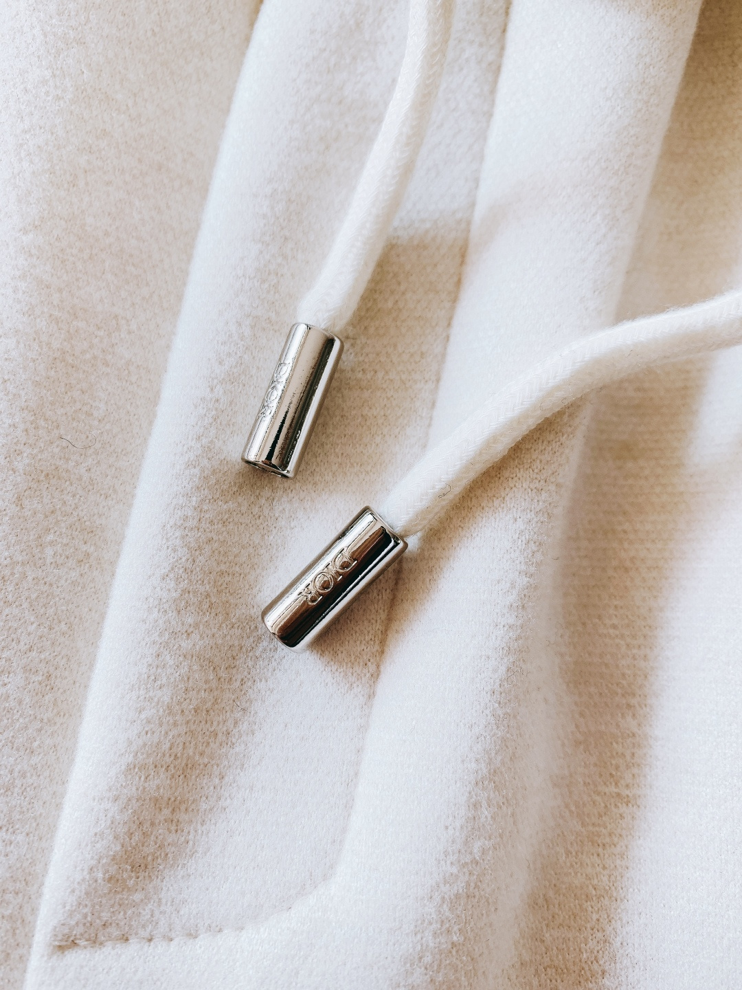 Dior Homme 迪奥·桀傲 2026SS早春新品 刺绣抽绳休闲裤时尚系列，独特设计，抽绳休闲长裤 