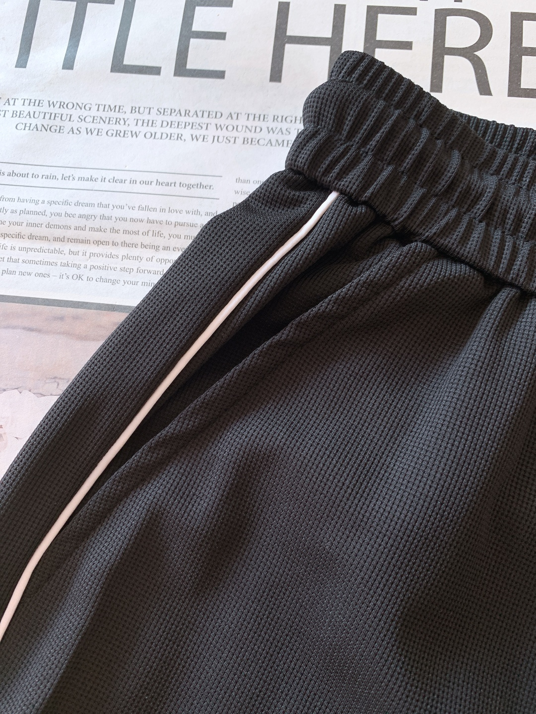 Dior Homme 迪奥·桀傲 2026SS早春新品 抽绳休闲裤时尚系列，独特设计，抽绳休闲长裤 订纱