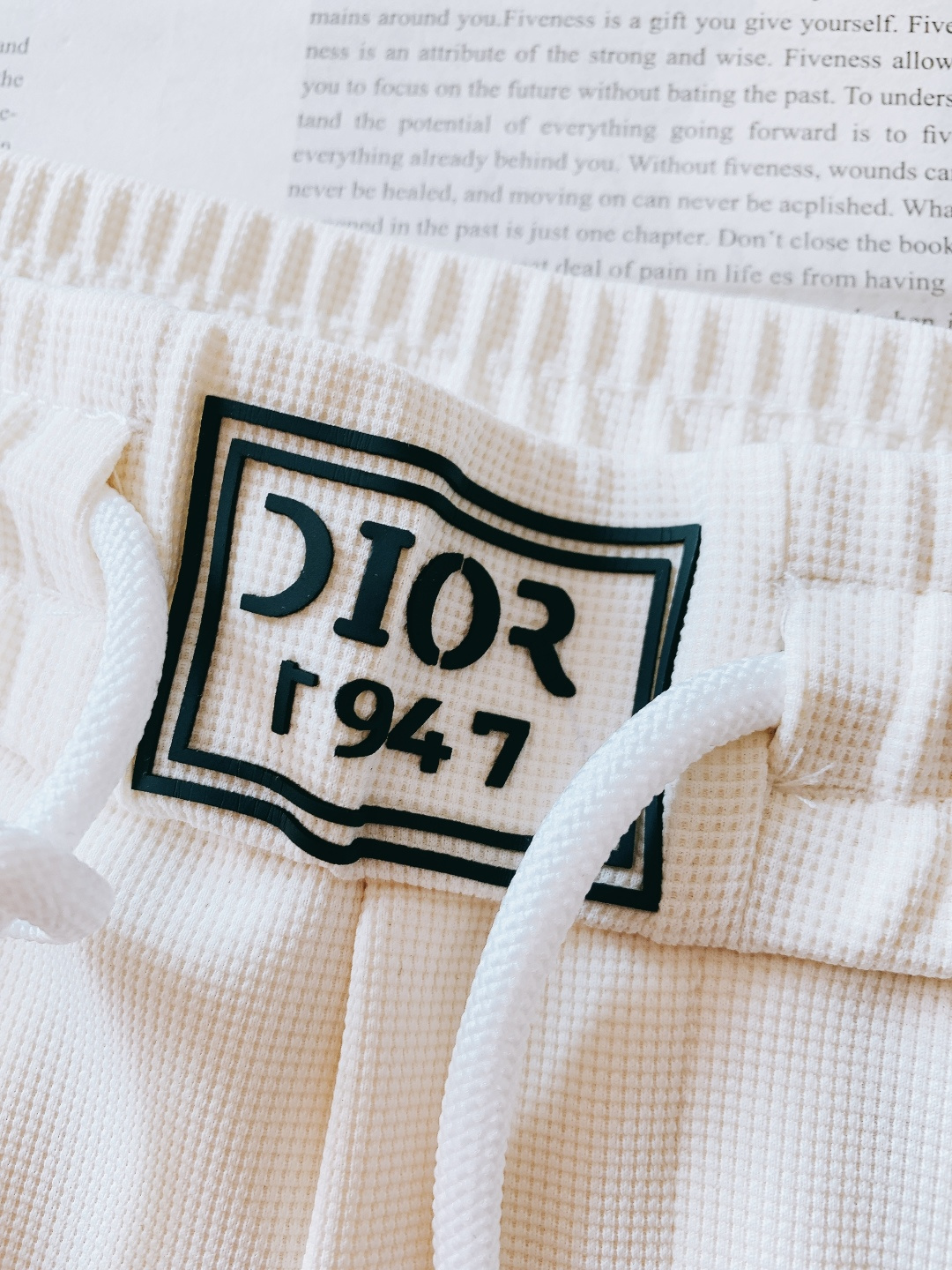 Dior Homme 迪奥·桀傲 2026SS早春新品 抽绳休闲裤时尚系列，独特设计，抽绳休闲长裤 订纱