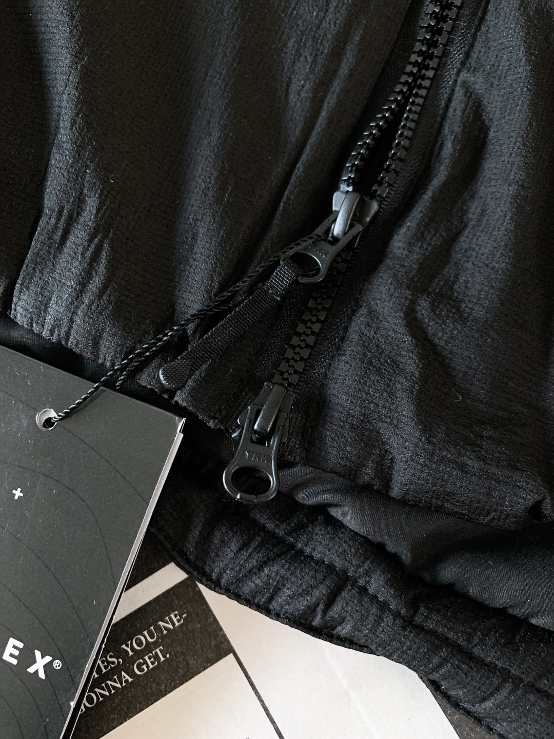 Glodwin GORE-TEX WINDSTOPPER Puffy Tac Jacket极简主义设计和