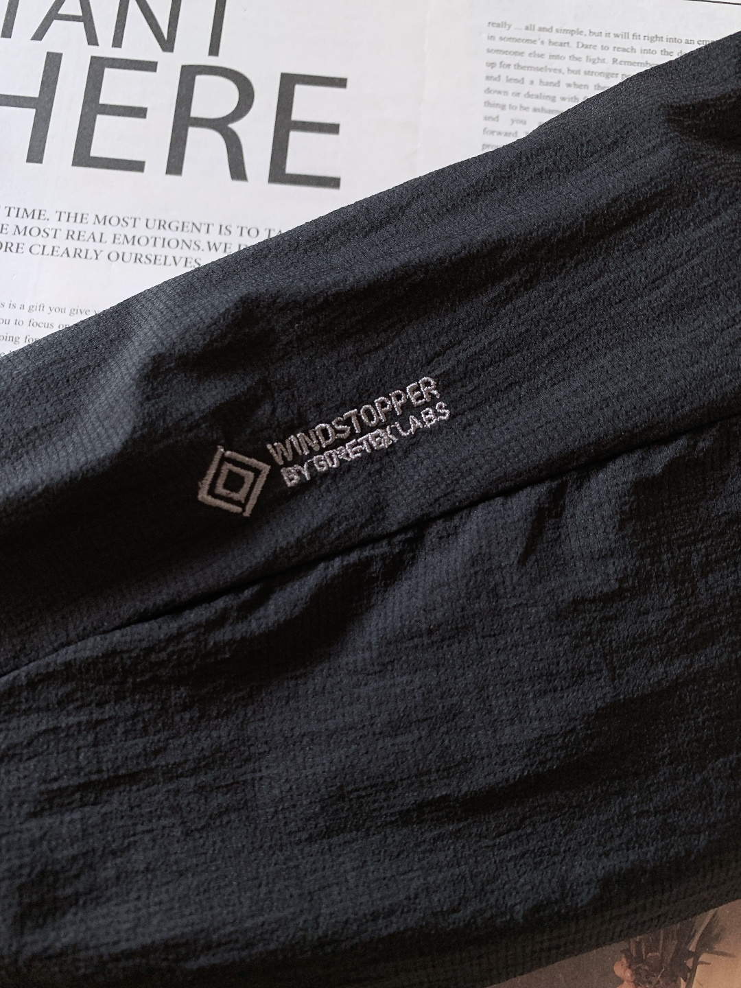 Glodwin GORE-TEX WINDSTOPPER Puffy Tac Jacket极简主义设计和