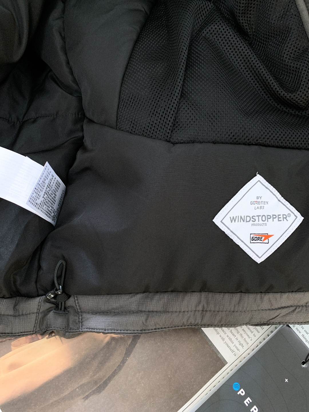 Glodwin GORE-TEX WINDSTOPPER Puffy Tac Jacket极简主义设计和