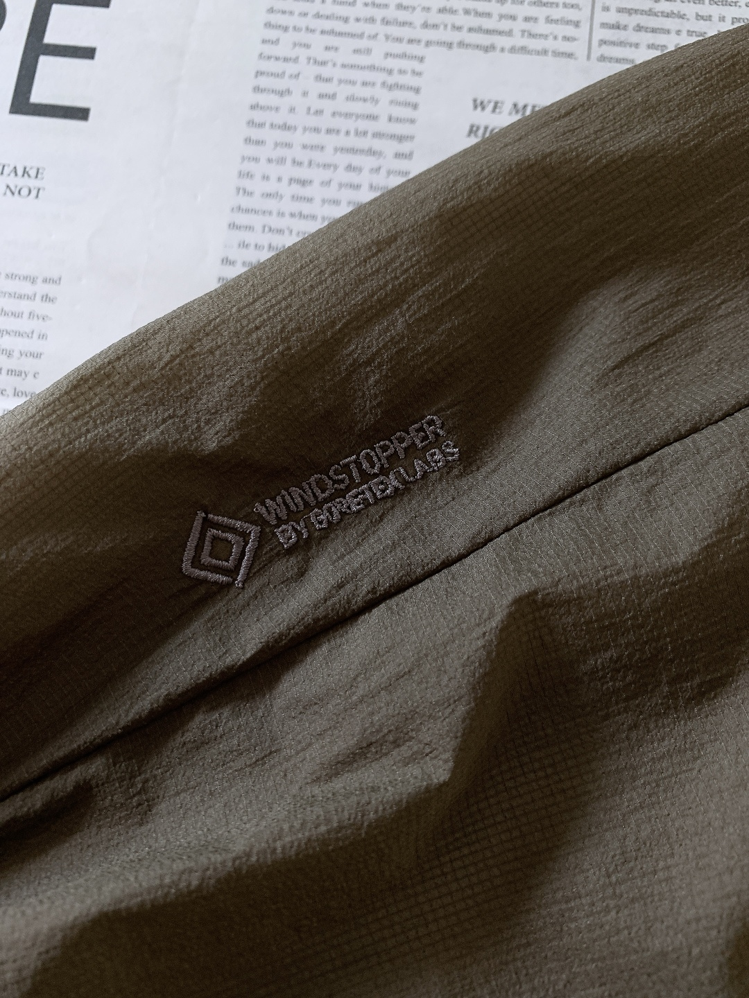 Glodwin GORE-TEX WINDSTOPPER Puffy Tac Jacket极简主义设计和