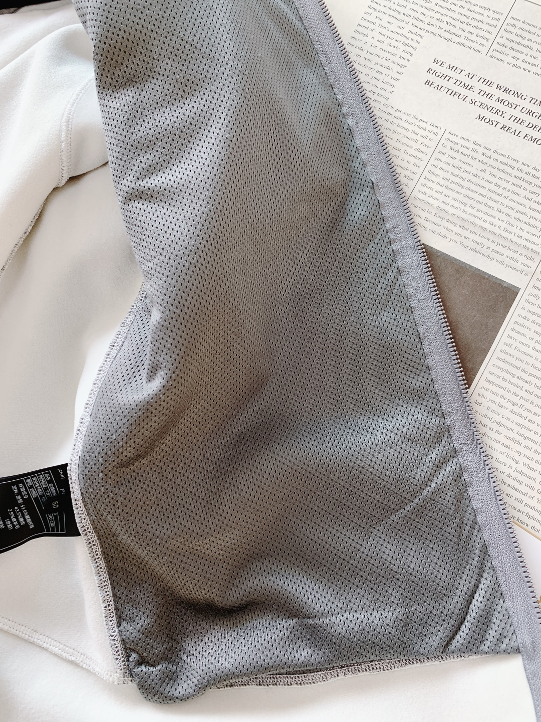 ARCTERYX 始祖鸟 新款立领拉链夹克冬季“轻暖黑科技”夹克：保暖不臃肿，质感藏在细节里，「科技面料