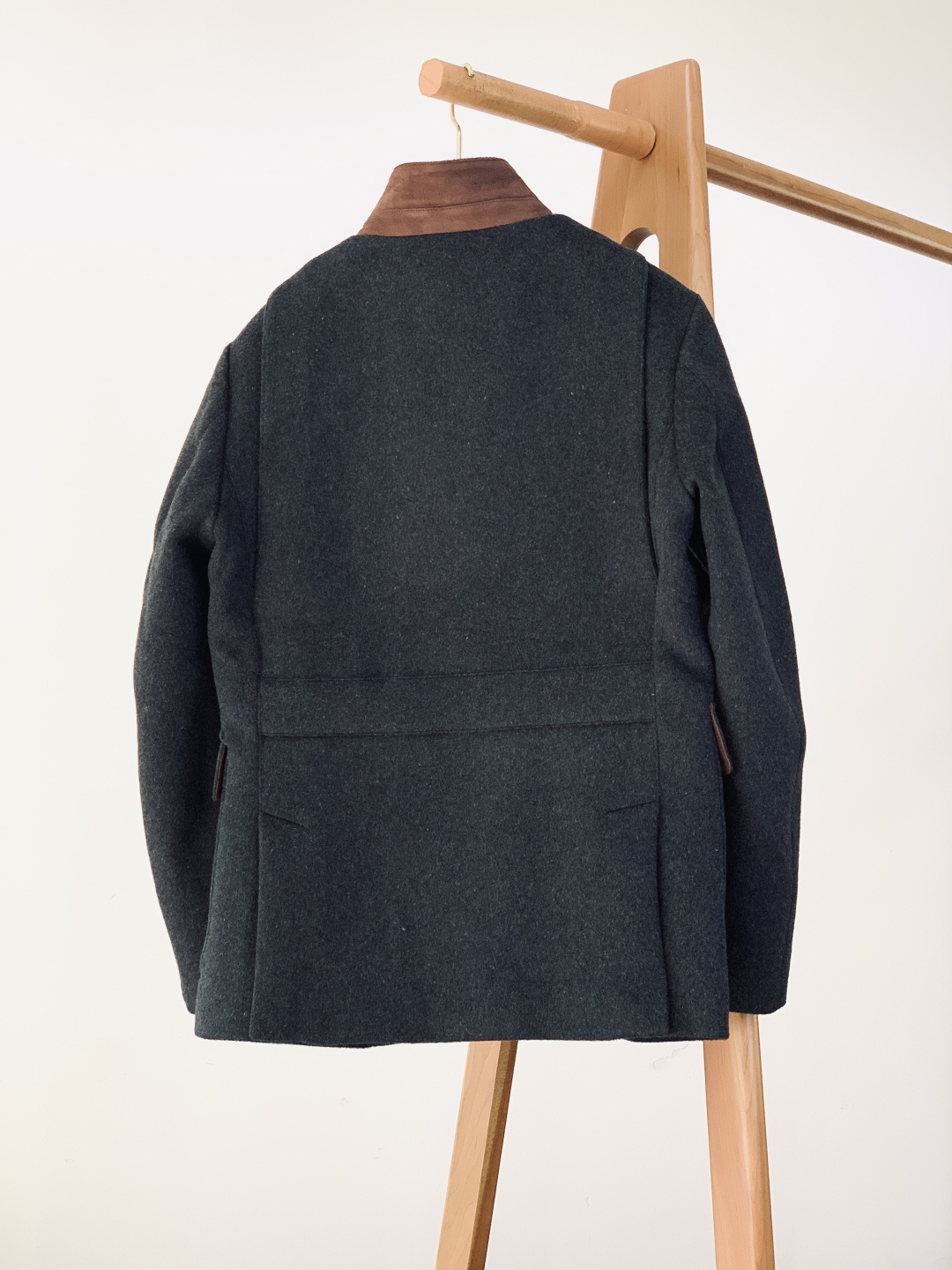 LoroPiana L.P SS早春新品新款碳灰羊毛羊绒夹克，老钱风的质感穿搭范本这款男士夹克将高端材质