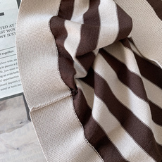 LoroPiana L.P SS早春新品条纹翻领Polo衫。意大利匠心织造的条纹Polo衫,以顶级面料与 LoroPiana L.P SS早春新品条纹翻领Polo衫。意大利匠心织造的条纹Polo衫,以顶级面料与