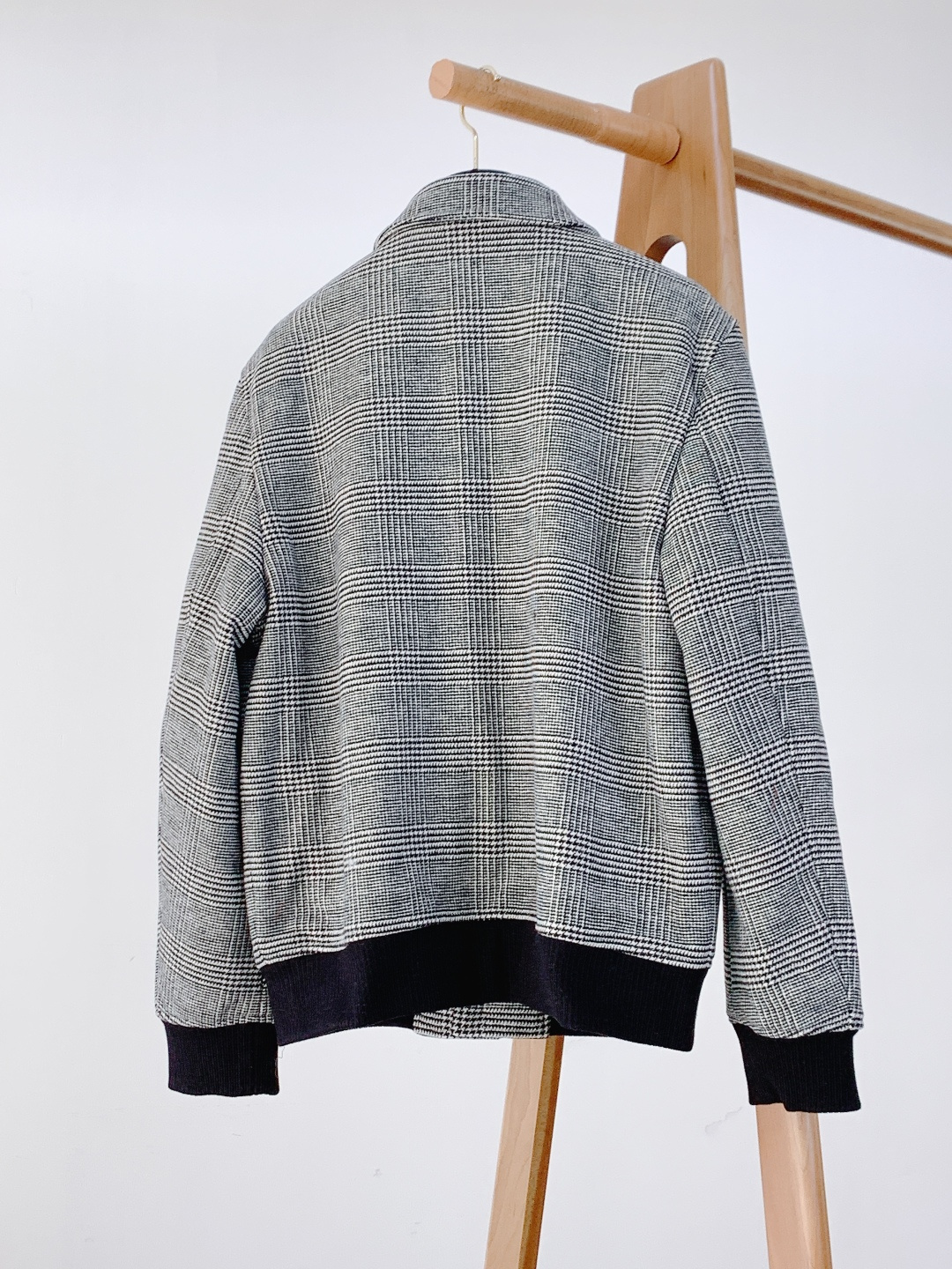 Brunello Cucinelli 布鲁奈罗.库奇内利 新款威尔士亲王格纹羊毛夹克，意式格调的格纹美学