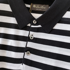 LoroPiana L.P SS早春新品条纹翻领Polo衫。意大利匠心织造的条纹Polo衫,以顶级面料与 LoroPiana L.P SS早春新品条纹翻领Polo衫。意大利匠心织造的条纹Polo衫,以顶级面料与