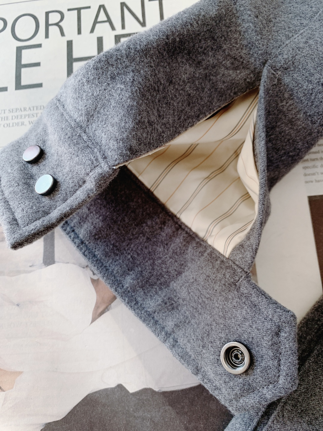 LoroPiana L.P SS早春新品新款羊绒长款夹克，高端质感藏不住的绅士格调作为秋冬衣橱的重磅单品