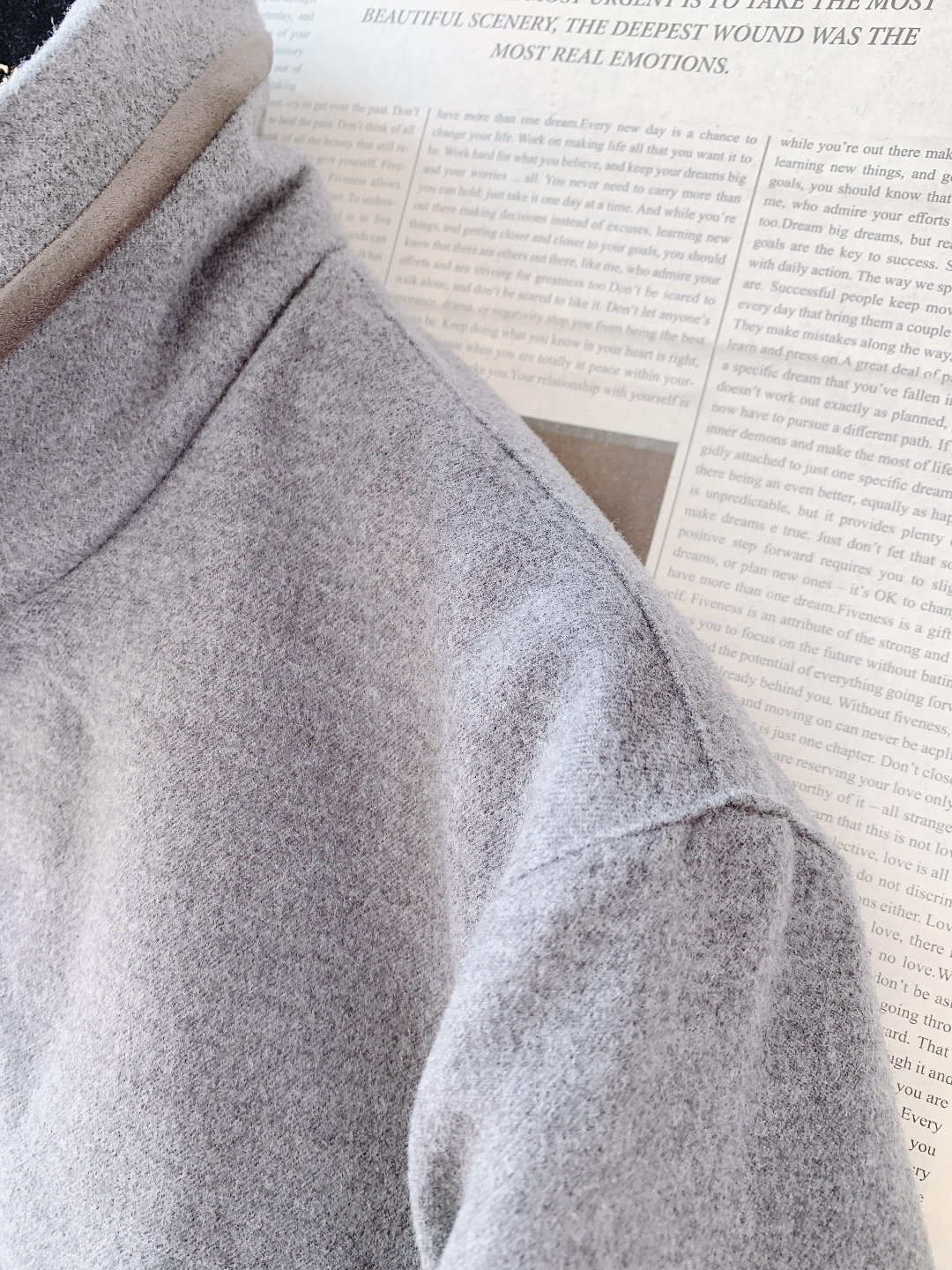 LoroPiana L.P SS早春新品新款羊绒长款夹克，高端质感藏不住的绅士格调作为秋冬衣橱的重磅单品