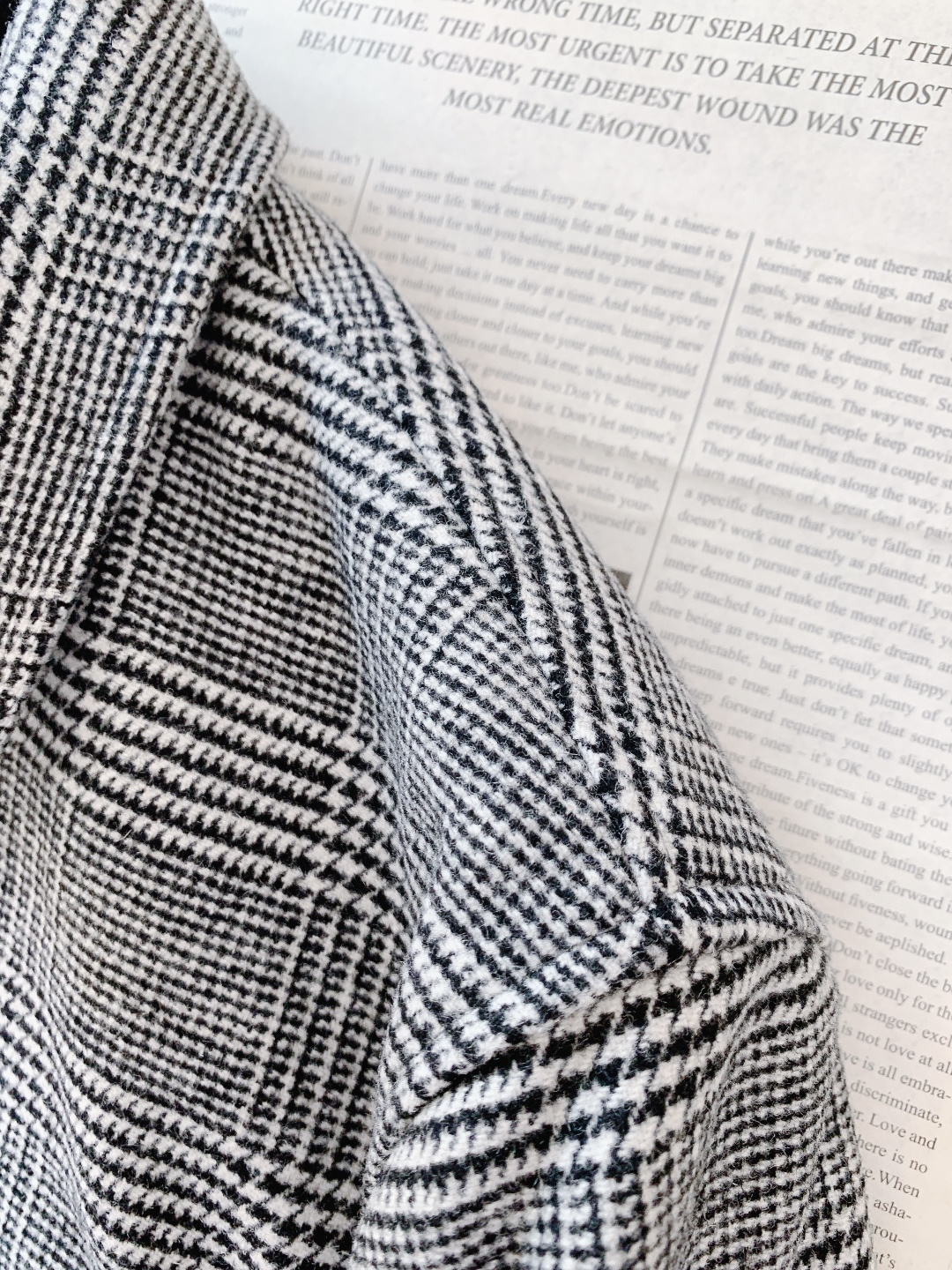 Brunello Cucinelli 布鲁奈罗.库奇内利 新款威尔士亲王格纹羊毛夹克，意式格调的格纹美学