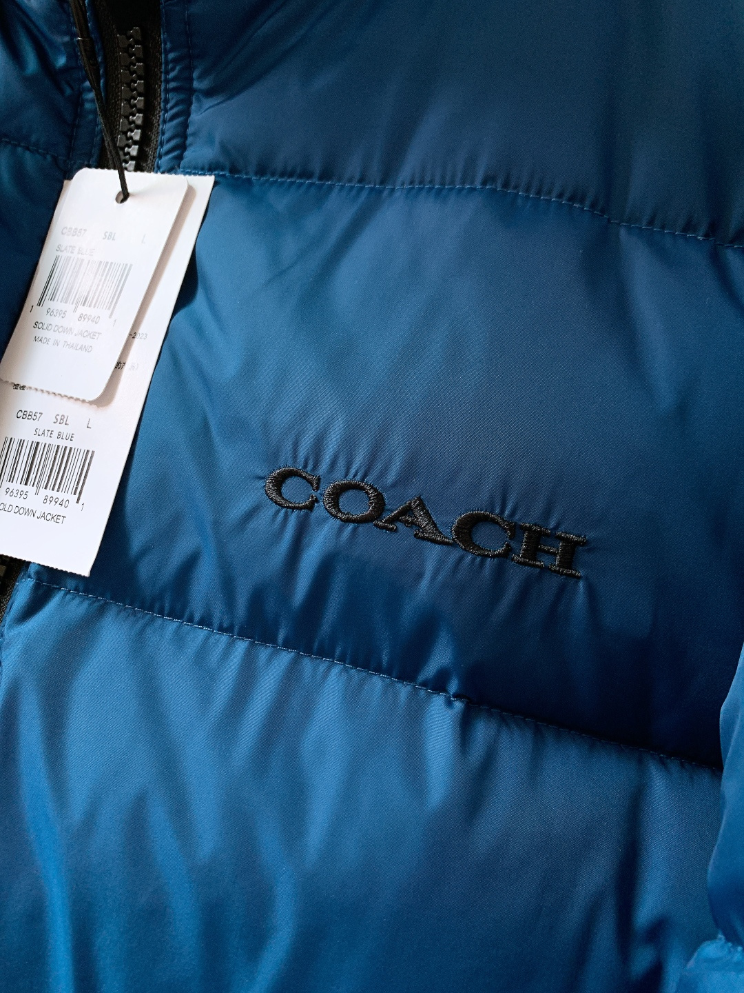 Coach 蔻驰 奥莱男士纯色羽绒夹克羽绒服休闲舒适通勤！！细节面料100% 聚酯纤维 里料100% 聚