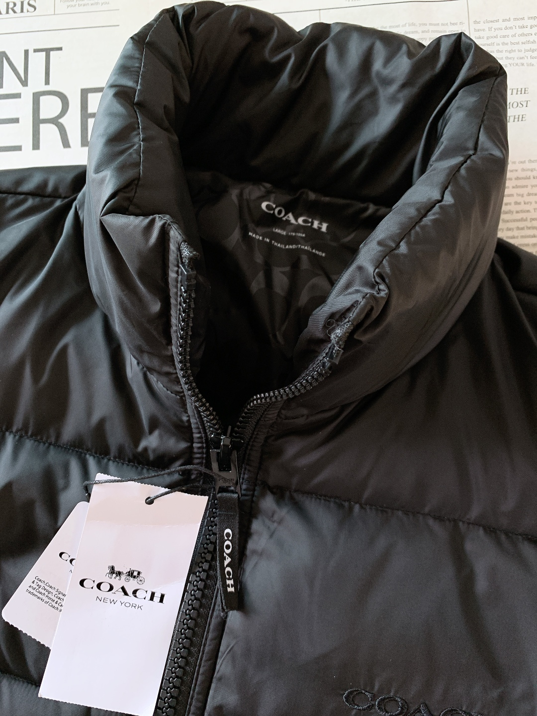 Coach 蔻驰 奥莱男士纯色羽绒夹克羽绒服休闲舒适通勤！！细节面料100% 聚酯纤维 里料100% 聚