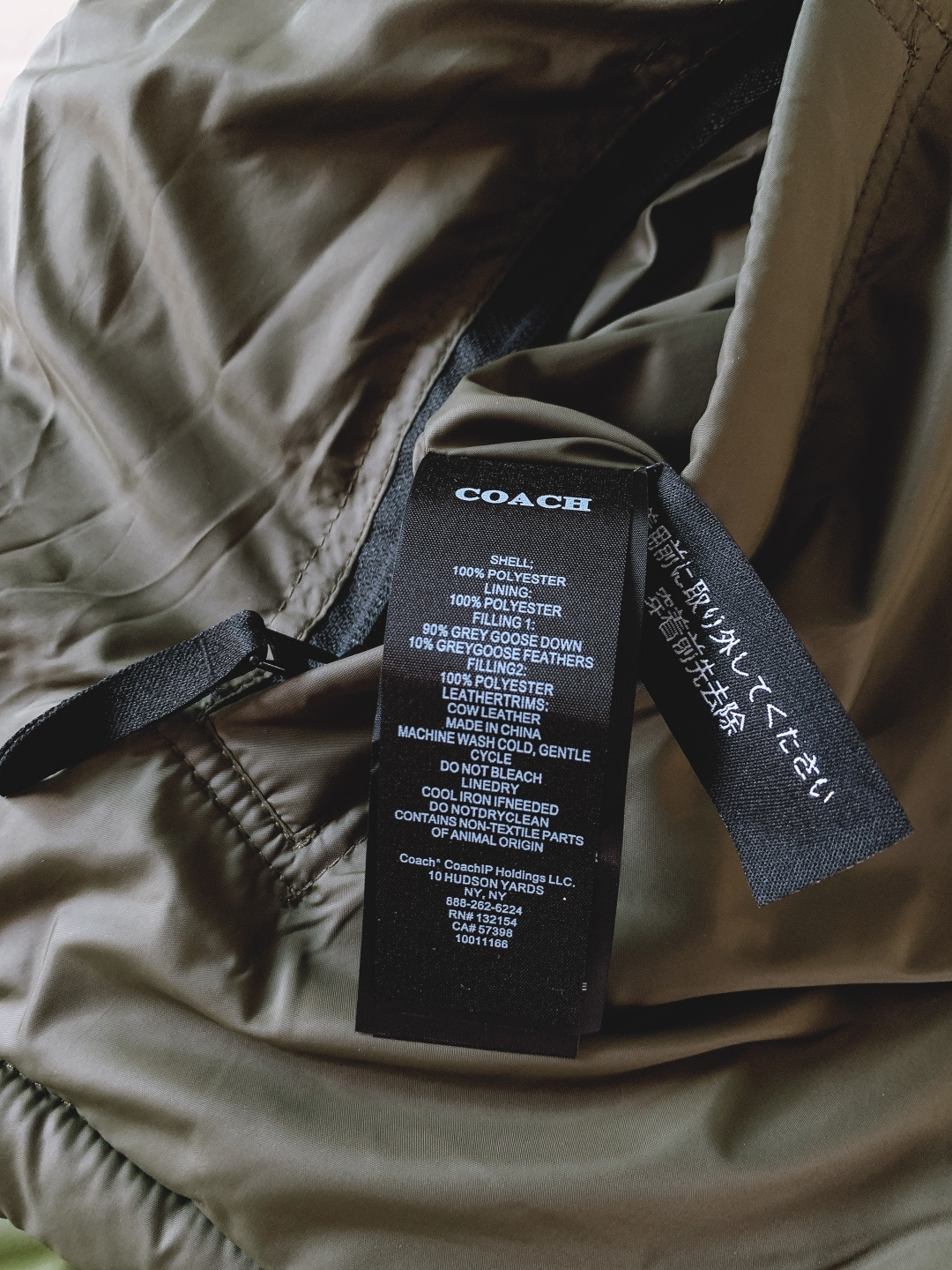 Coach 蔻驰 奥莱男士双面拼色立领羽绒背心休闲叠穿保暖！！！细节面料100% 聚酯纤维 里料100%