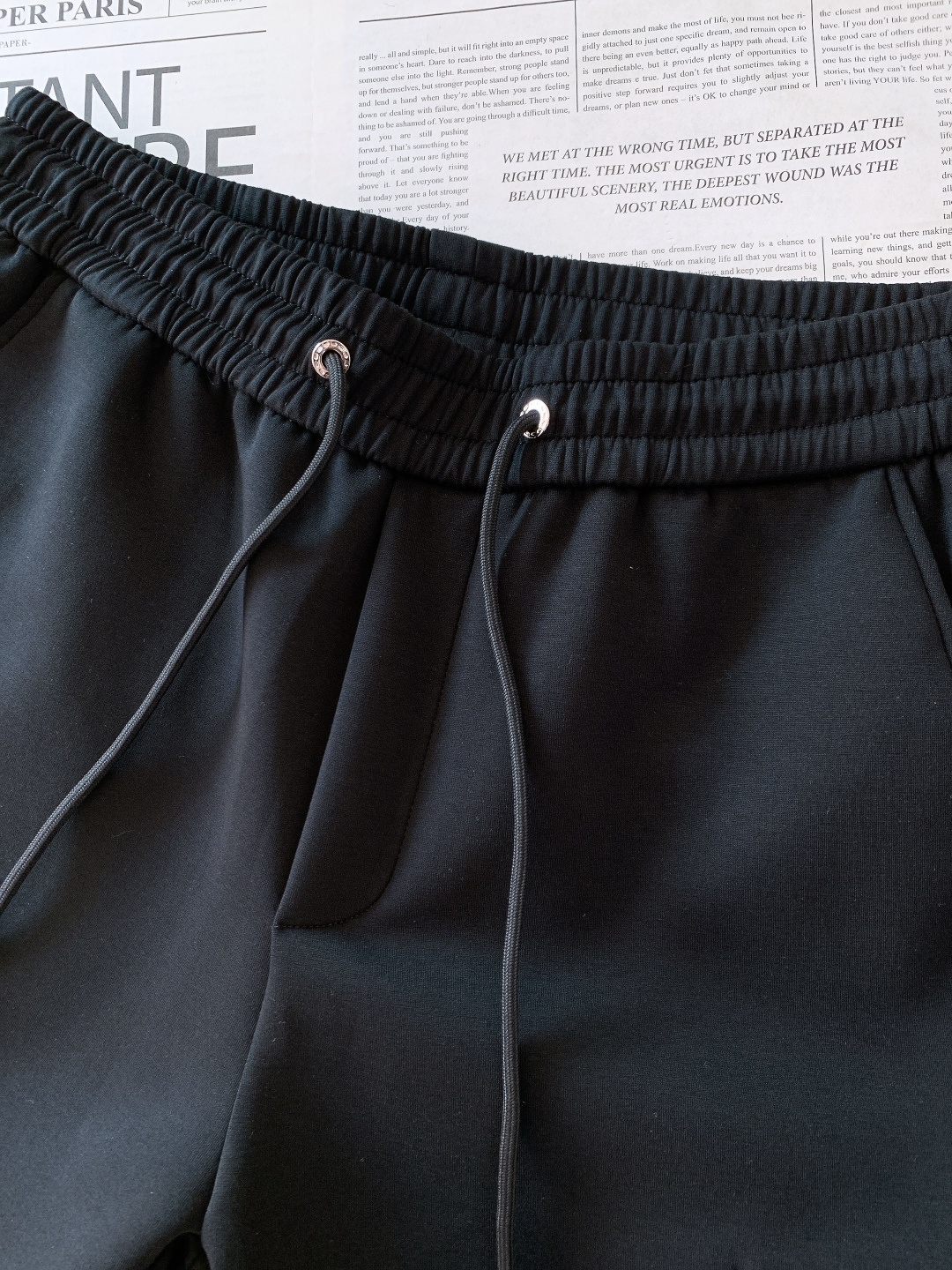 Moncler 蒙口 2026SS早春新品工装抽绳休闲裤时尚系列，独特设计，抽绳休闲长裤 订纱开始订染和