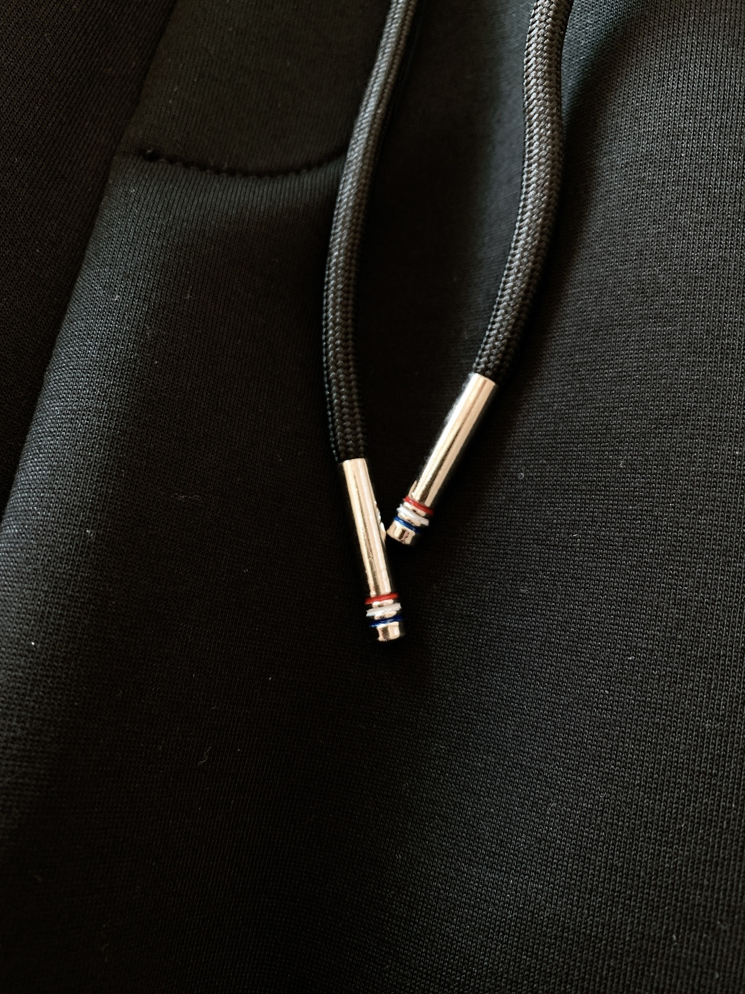 Moncler 蒙口 2026SS早春新品刺绣徽标抽绳休闲裤时尚系列，独特设计，抽绳休闲长裤 订纱开始订