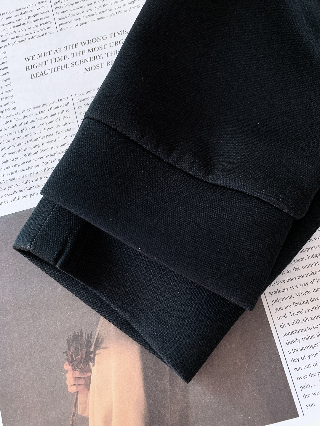 Moncler 蒙口 2026SS早春新品刺绣徽标抽绳休闲裤时尚系列，独特设计，抽绳休闲长裤 订纱开始订