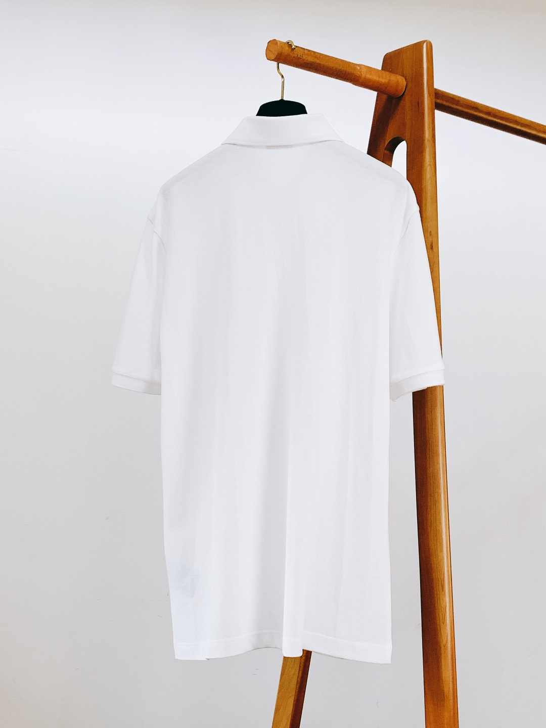 Dior Homme 迪奥·桀傲 2026SS早春新品 四叶草刺绣珠地棉Polo衫。采用进口高支精梳珠地