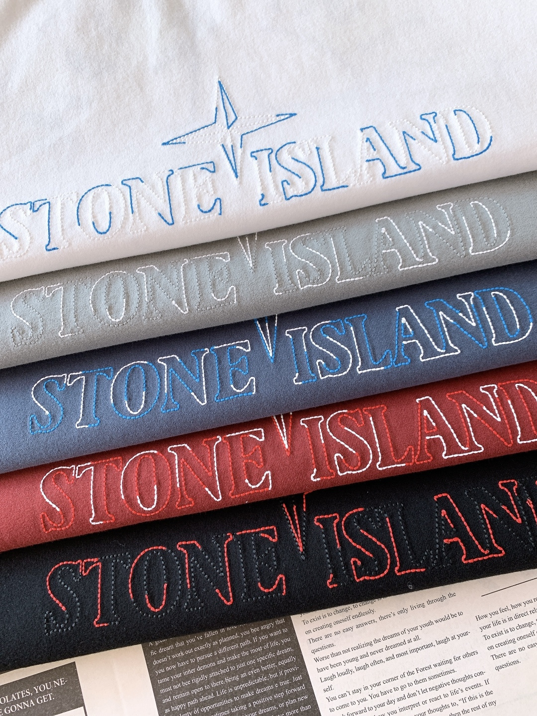 Stone Island 石头岛 2026SS早春新品 刺绣短袖T恤重磅上新！甄选定织高支精梳棉面料，触
