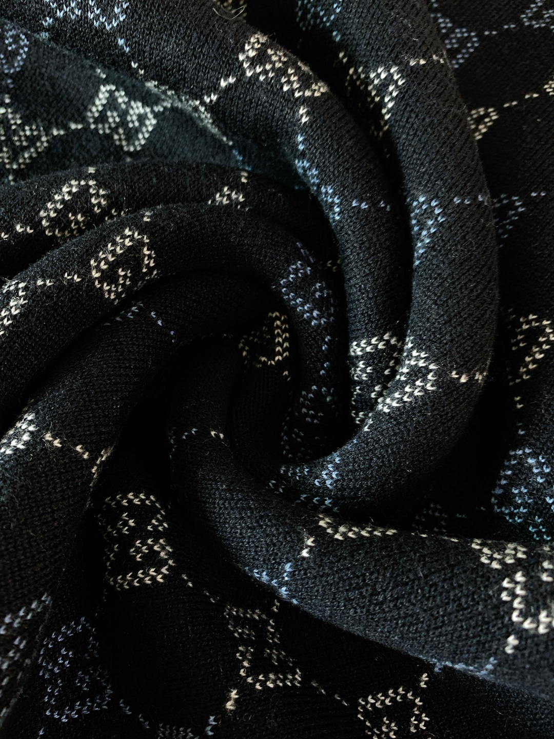 Gucci 古驰 2026SS早春新品双面羊毛GG提花圆领毛衣。进口双面羊毛针织面料，由高支美利奴羊毛经