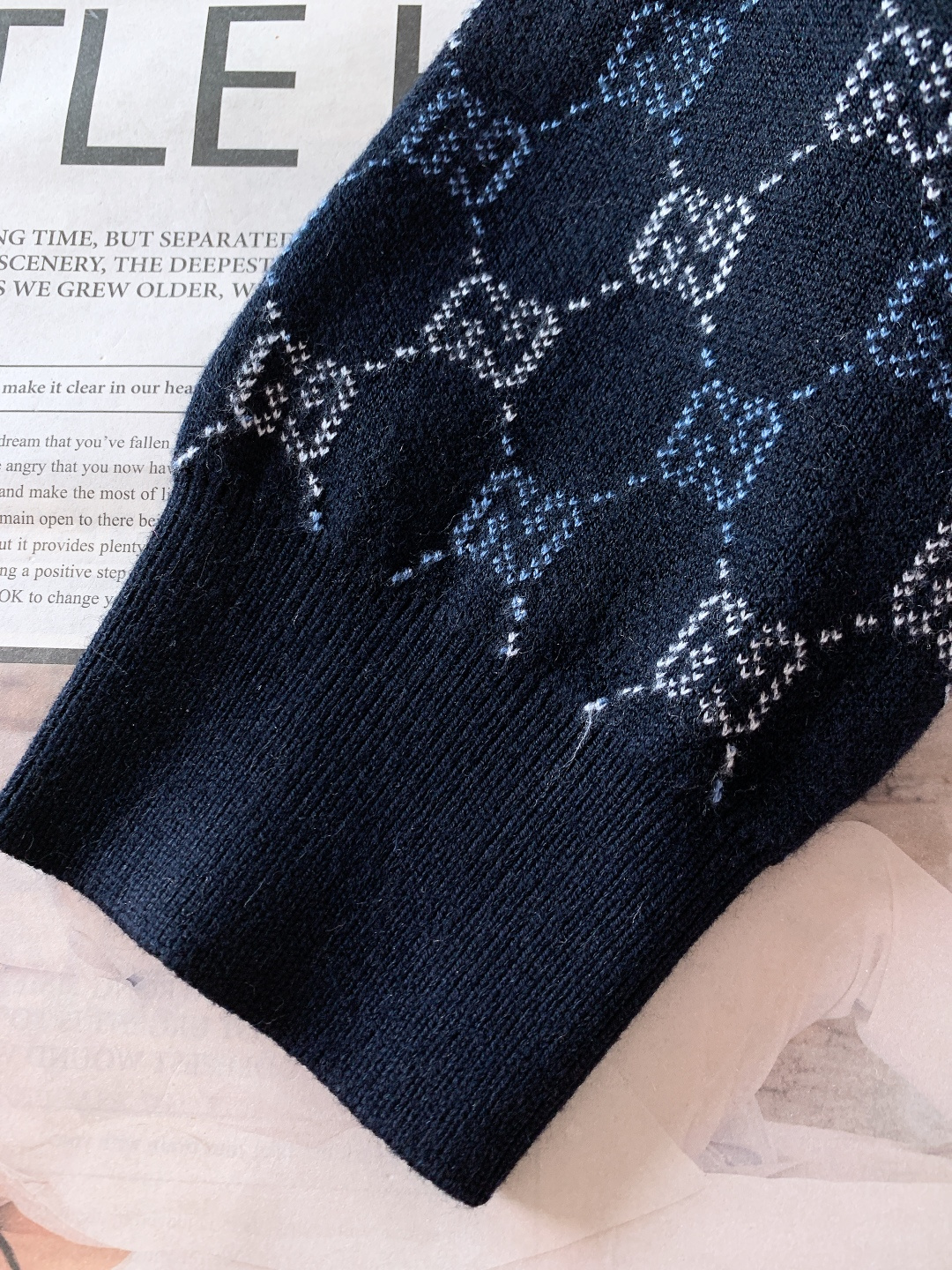 Gucci 古驰 2026SS早春新品双面羊毛GG提花圆领毛衣。进口双面羊毛针织面料，由高支美利奴羊毛经