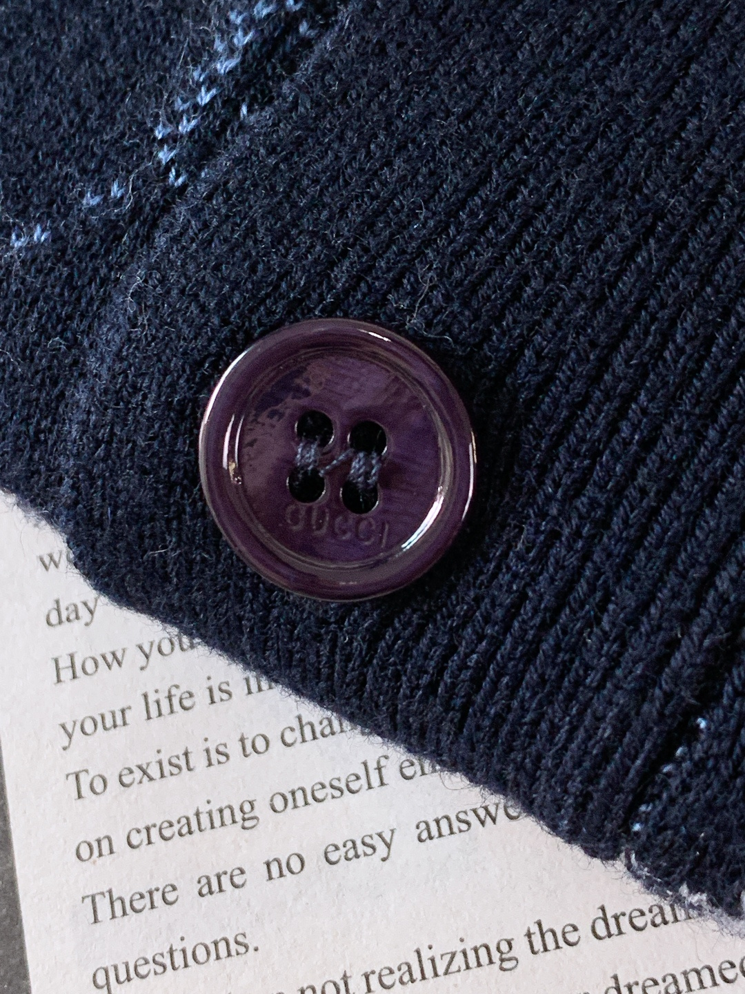 Gucci 古驰 2026SS早春新品双面羊毛GG提花V领开衫。甄选进口高支美利奴双面羊毛针织面料，由细