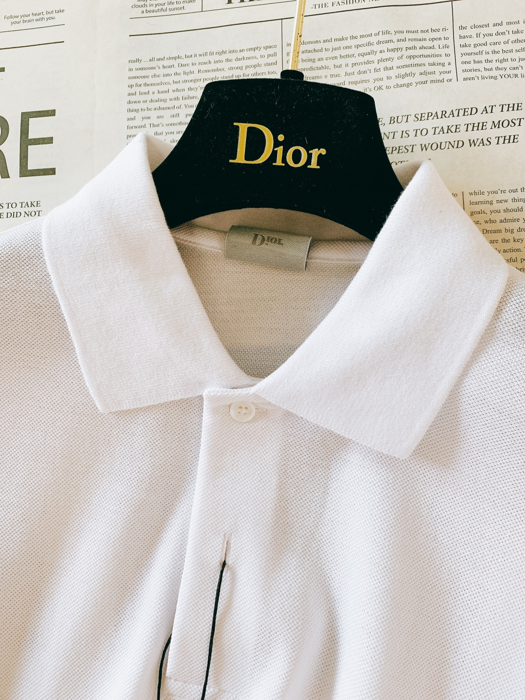 Dior Homme 迪奥·桀傲 2026SS早春新品 四叶草刺绣珠地棉Polo衫。采用进口高支精梳珠地