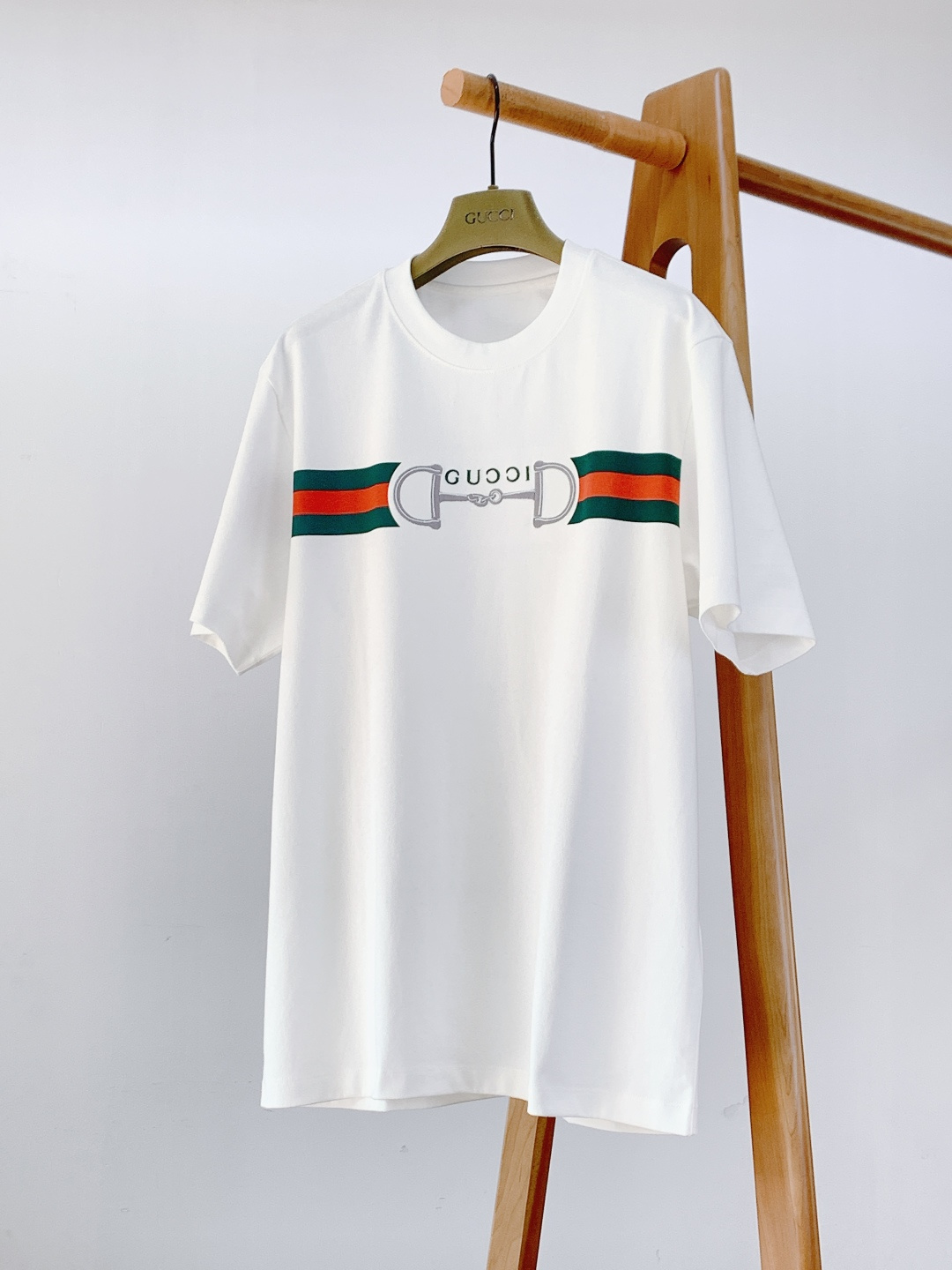 Gucci 古驰 2026SS早春新品马衔扣织带刺绣短袖T恤重磅上新！甄选进口260g高支双股精梳棉面料