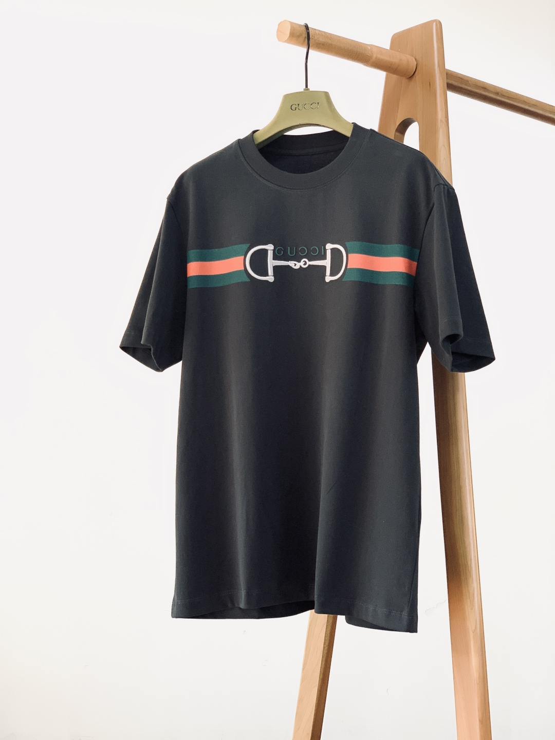 Gucci 古驰 2026SS早春新品马衔扣织带刺绣短袖T恤重磅上新！甄选进口260g高支双股精梳棉面料