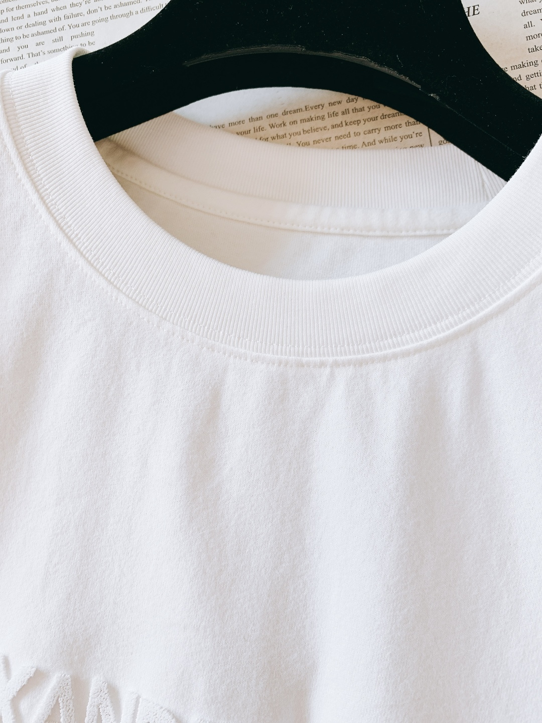 Aalxanderwang亚历山大.王 2026SS早春新品 牙刷绣短袖T恤重磅上新！甄选230g定制高