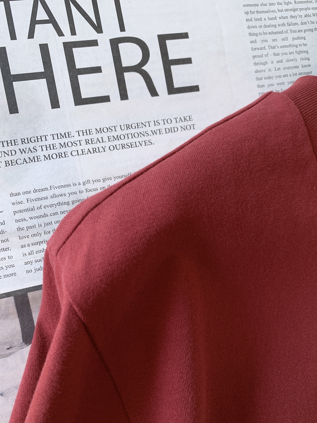 Stone Island 石头岛 2026SS早春新品 刺绣短袖T恤重磅上新！甄选定织高支精梳棉面料，触